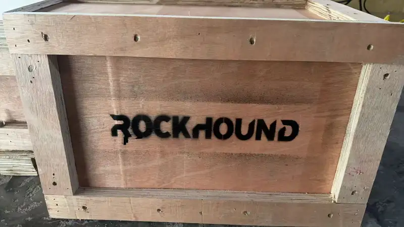 Embalaje Logotipo RockHound